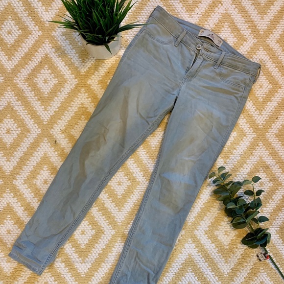 Hollister Denim - 🌿 3/$18 Hollister Co. light wash jean legging.✨